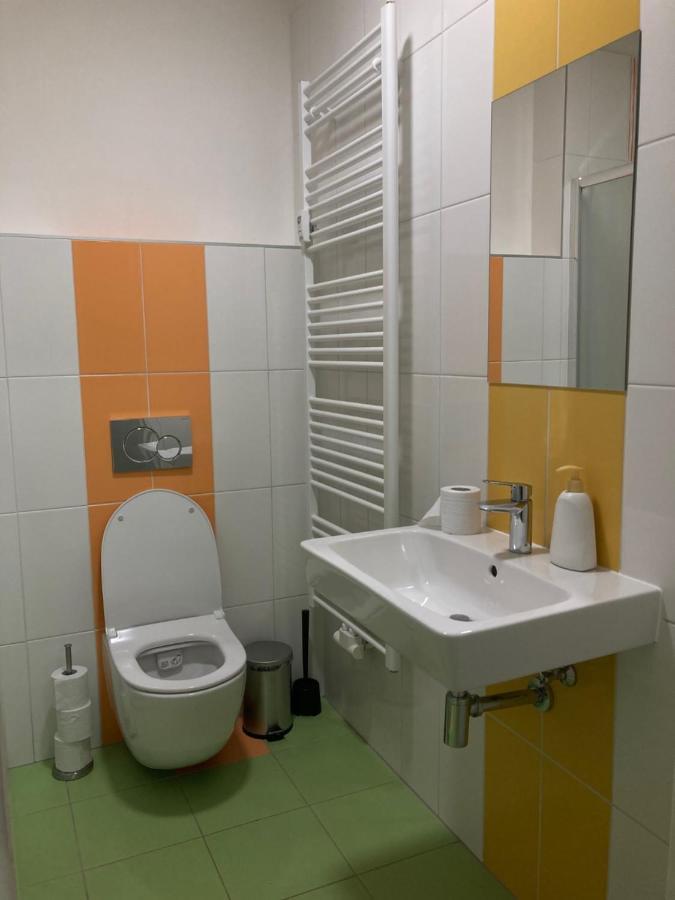 Capsule Hostel Zizkov Tower Prague Exterior photo